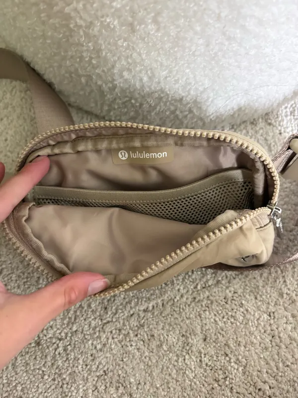 Lululemon Fanny Pack Belt Bag Crossbody Bag - Image 3
