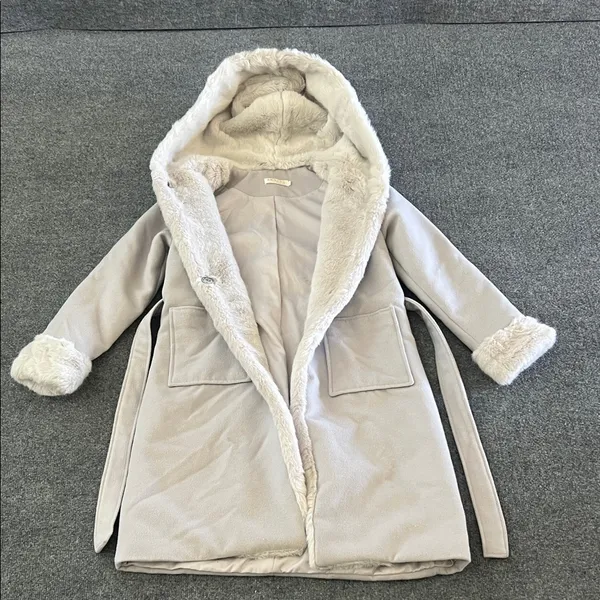 Cozy Hooded Coat with Faux Fur Trim Size‎ M - Image 3