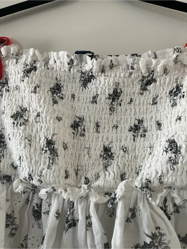 American Eagle White Blue Floral Smocked Strapless Top Medium Cottagecore Dainty - Image 2