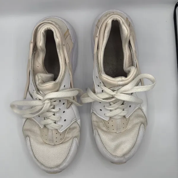 Nike Air Huarache Run‎ GS Women Size 7Y White Sneakers Streetwear Athleisure - Image 5