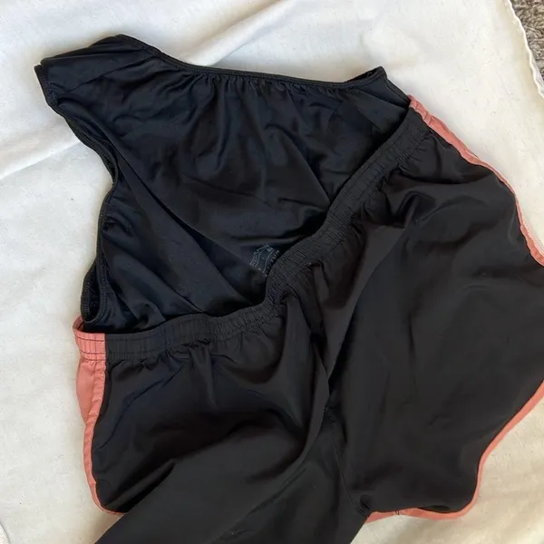Nike Dri-Fit size L athletic shorts with undergarment attached elastic waistband - Image 6