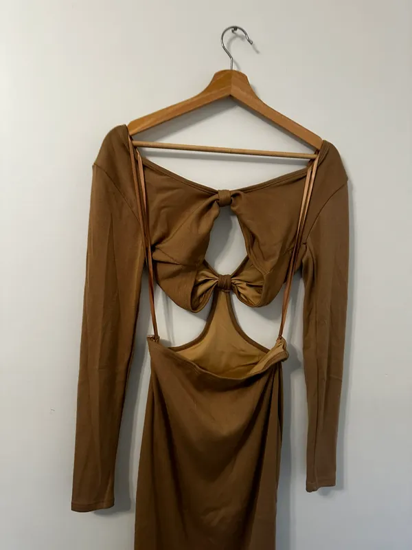 Long Sleeve Cutout Waist Midi Dress - Image 9