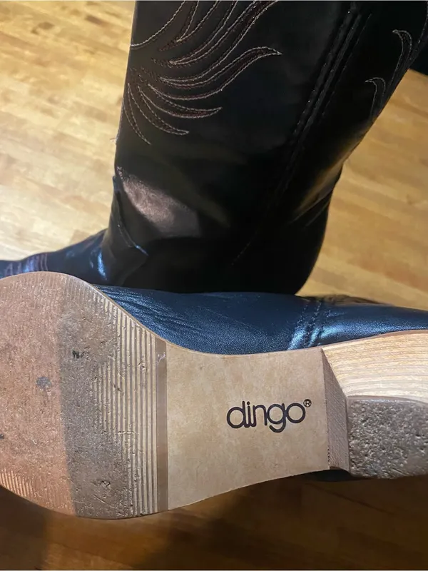 dingo Black Leather Western Heeled Boots with Tan Stacked Heel - Image 2