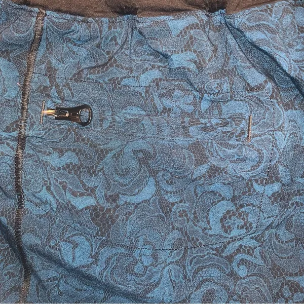 Lululemon Hotty Hot Short Mini Park Lace Multi Black and Blue Size 8 - Image 5