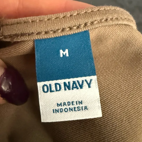 Old Navy Stretchy tan/khaki wide leg jumpsuit with a flattering fit - Image 4