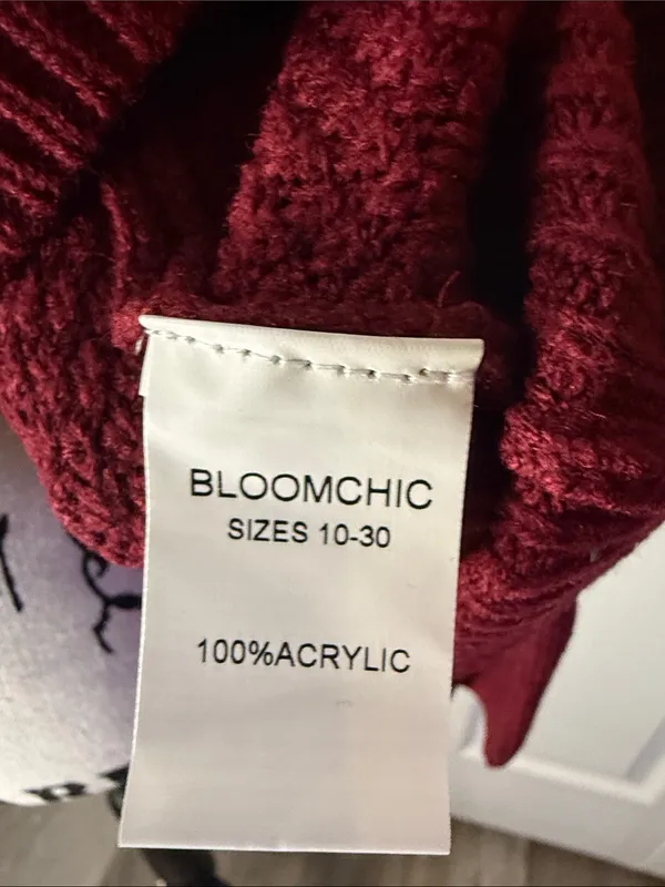 BloomChic Women's Crewneck Sweater in Burgundy - Image 7