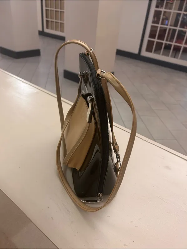Purse/backpack Beijo London Paris New York convertible vinyl-Beauty! - Image 11