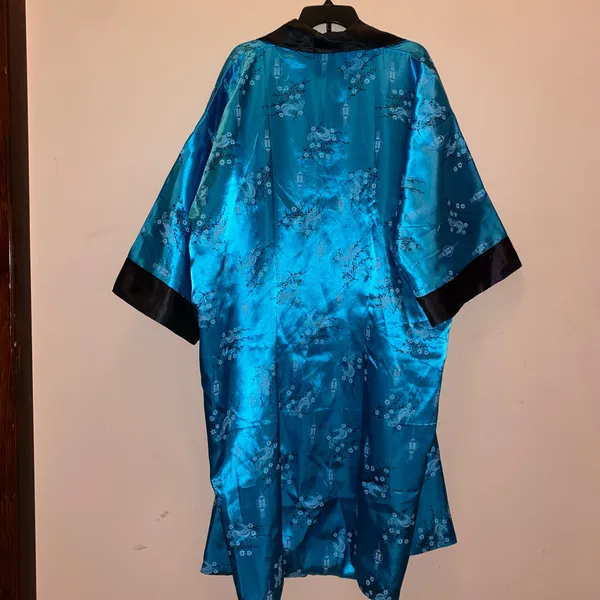 🩵🖤 Reversible Oriental Embroidered Floral Dragon Kimono 🖤🩵 - Image 10