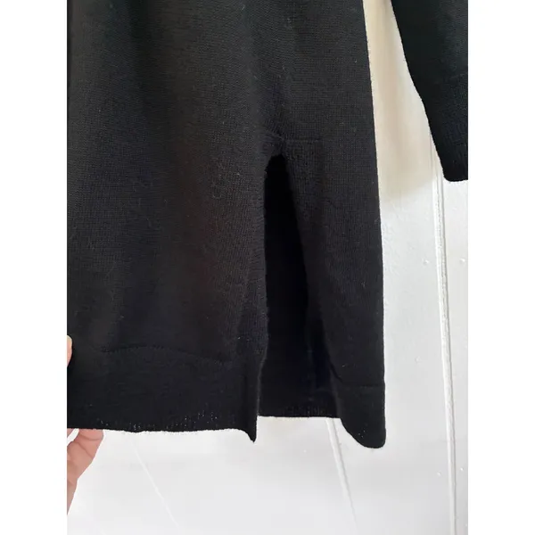 Tahari Black Extrafine Merino Wool V-Neck Tunic Sweater Womens Small Side Slit - Image 4