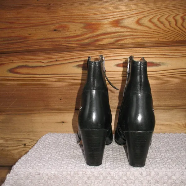 Trask Womens Black 7 Heeled Ankle Boots - Image 4
