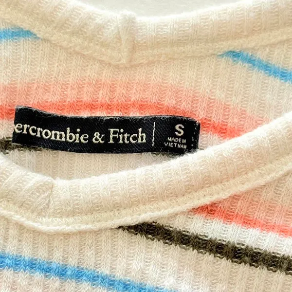Abercrombie Fitch Top Shirt Short Sleeve Women Small Tie Bottom Tie Front Scoop - Image 3