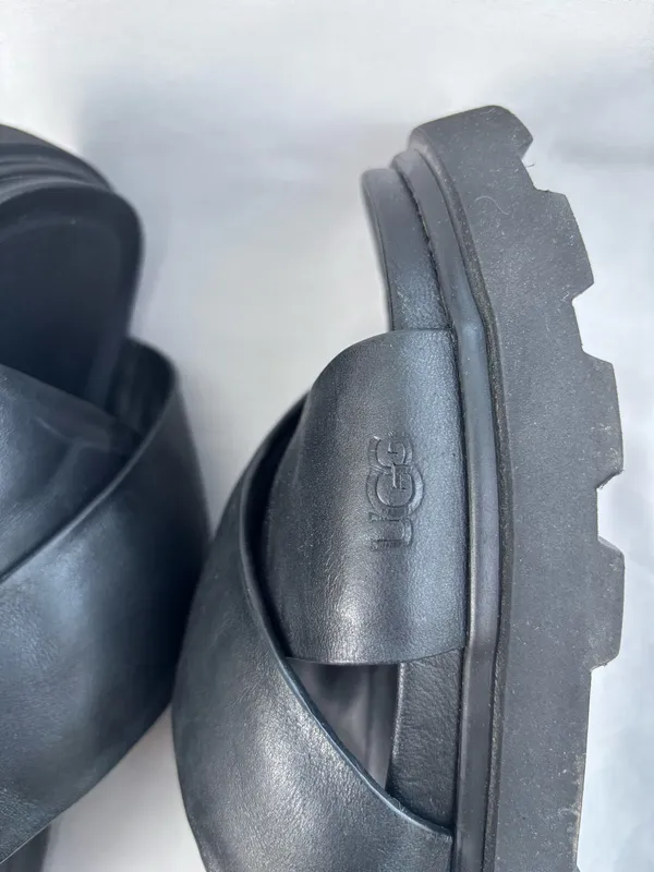 UGG Women's Capitelle Crossband Leather Platform Slides Sandals Size 8 - Image 6