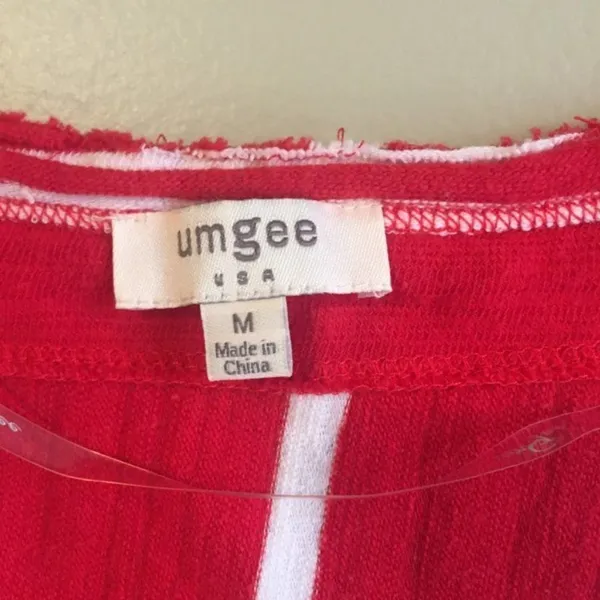 Umgee medium red and white oversized sweater‎ - Image 3