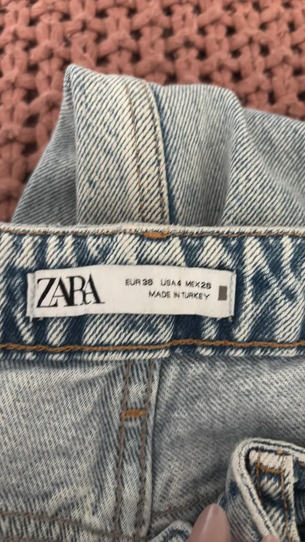 High-Waisted ZARA Jeans - Image 7
