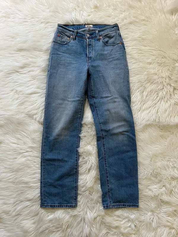 Levi’s 501 Curve Women’s Blue Denim Straight Jeans Size 26 - Image 2