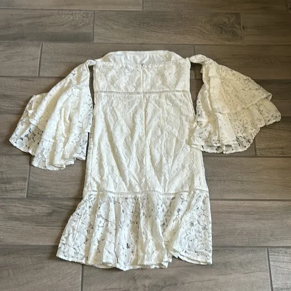 Boohoo lace dress - Image 4
