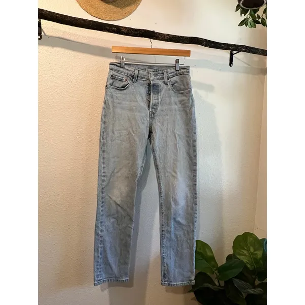 501s Levi's Light Wash Relaxed High Rise Straight Leg Jeans Size 28 - Image 14