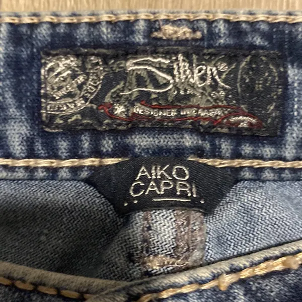 Silver Jeans Aiko women’s blue jeans capris size W28 - Image 4