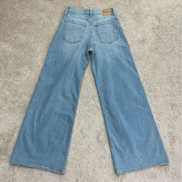 NWT Hollister high rise extreme baggy Jeans - Image 2
