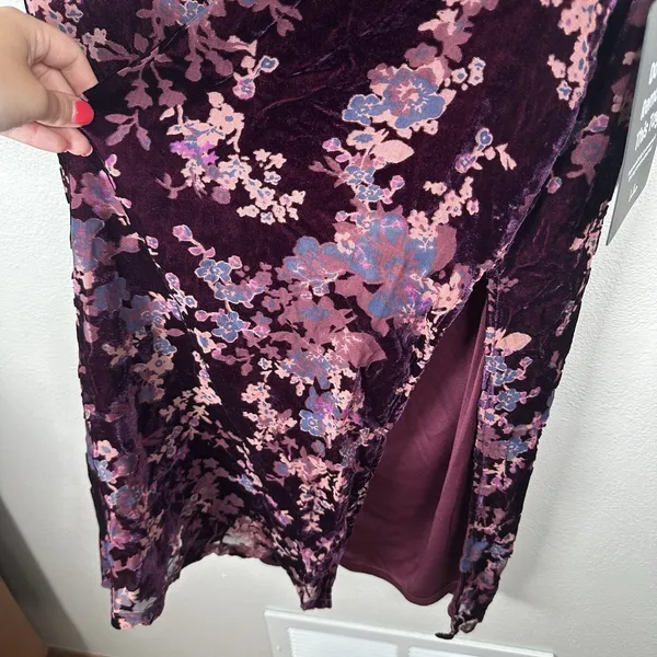 NEW Lulus Floral Burnout Velvet Midi Dress Womens XXL Purple Plum Tie Back Slit - Image 3