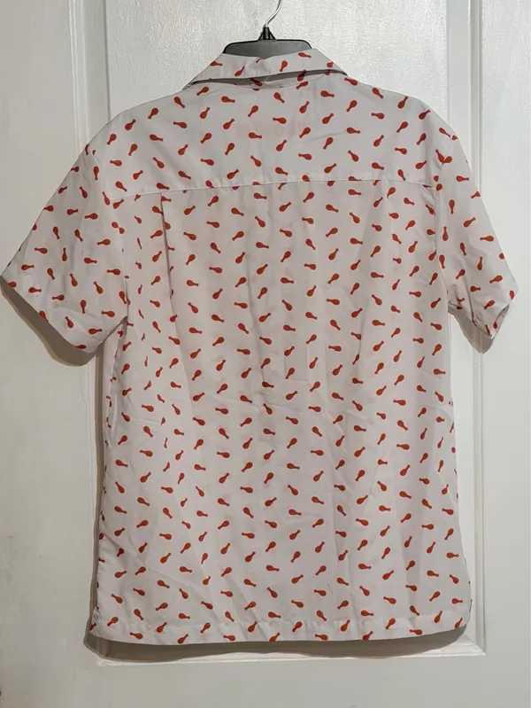 Hooters medium button up shirt sleeve chicken leg print - Image 6