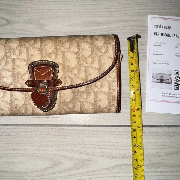Christian Dior "Romantique" Trotter long bifold wallet with heart charm hardware - Image 9
