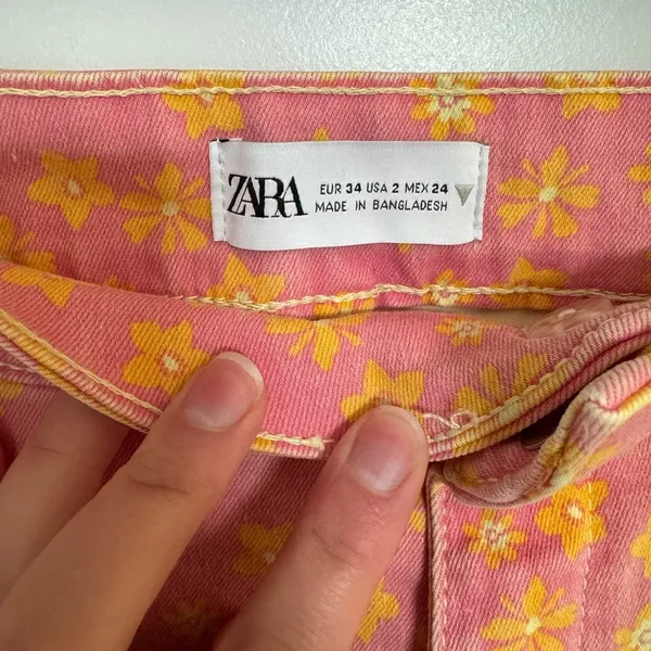 ZARA High Waisted Floral Jeans - Image 4