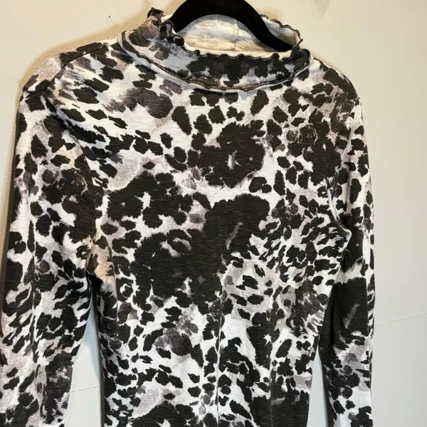 Anthropologie Pilcro Printed Long Sleeve Turtleneck - size Small - Image 4