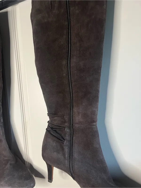 Y2K Antonio Melani Brown Suede Knee High Heeled Boots - Image 6