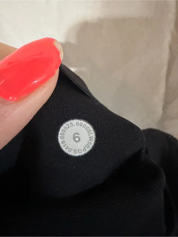 Lululemon In Movement Tight 25" *Everlux - Image 4