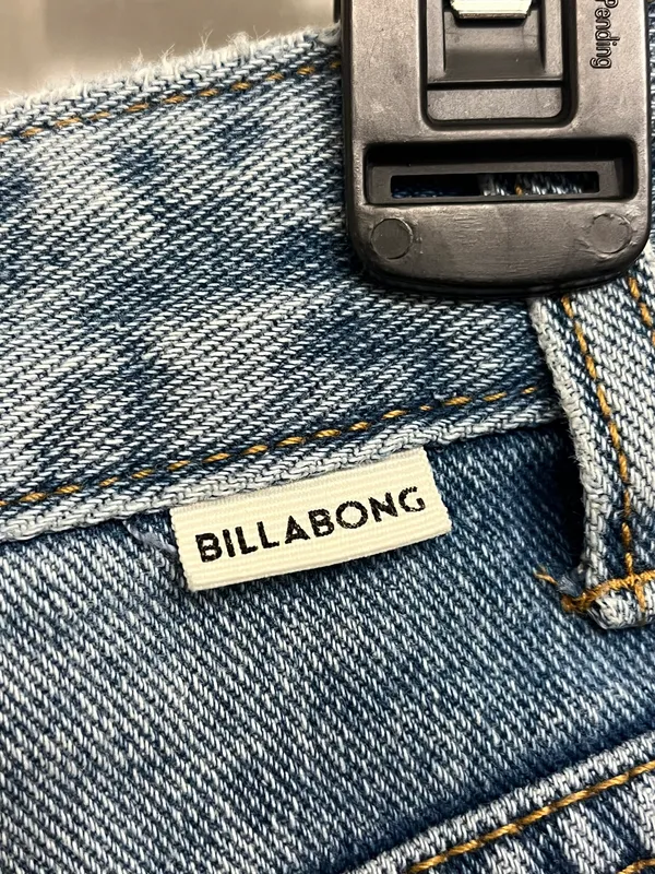 Billabong Women’s size 26 Light Blue Denim Jean Shorts - Image 5
