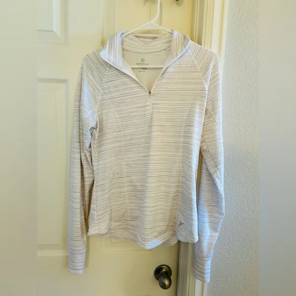 Old Navy Active Cream Long Sleeve 1/4 Zip Shirt Size Medium - Image 2