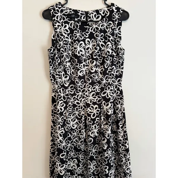 AGB Dress Size 8 Black White Floral Sleeveless Fit Flare Church Wedding Casual - Image 2
