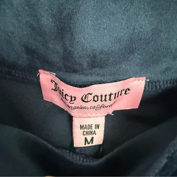 Juicy Couture Women's Navy Velour tracksuit size medium - Image 6