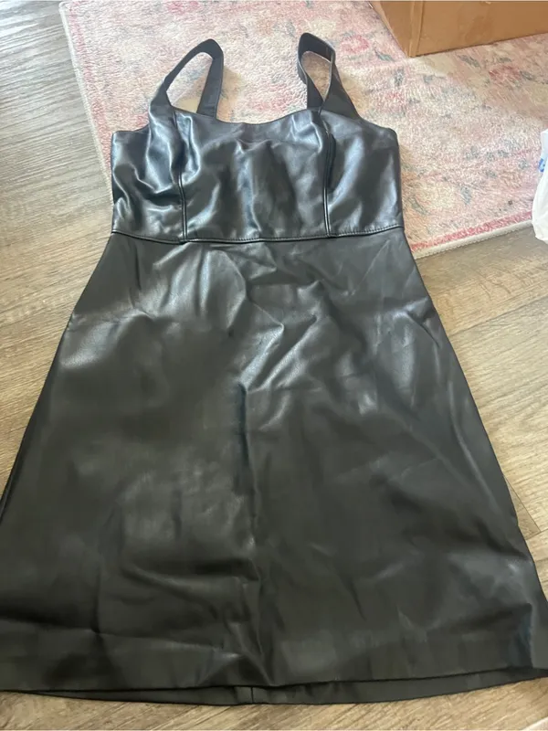 Abercrombie Classic Black Faux Leather Mini Dress - Sleek Square Neck - Image 4