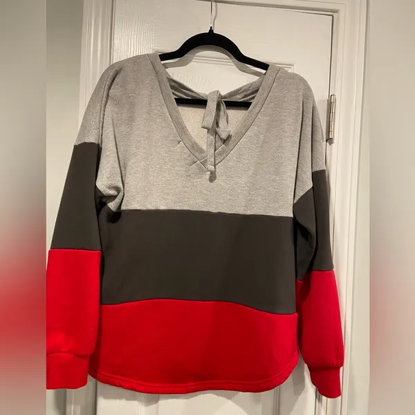 Tampa Bay Buccaneers Size M Touch Outfield Deep V-Back Tie Pullover Sweatshirt - Image 2