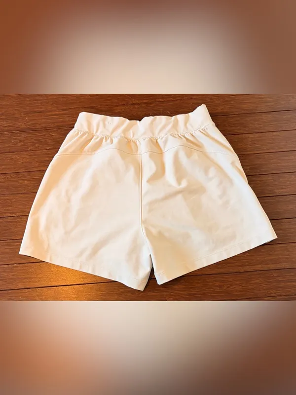 Old Navy High-Waisted PowerSoft Shorts 3.5-inch inseam in color Howlite size XS - Image 3
