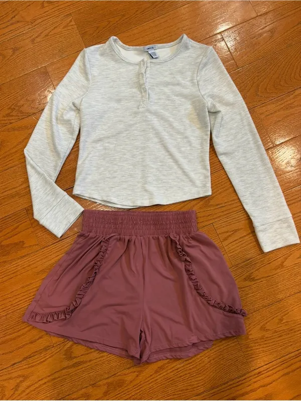Gray Waffle Knit Henley Top & INDERO Mauve Ruffle Shorts Set L Cozy Loungewear - Image 2