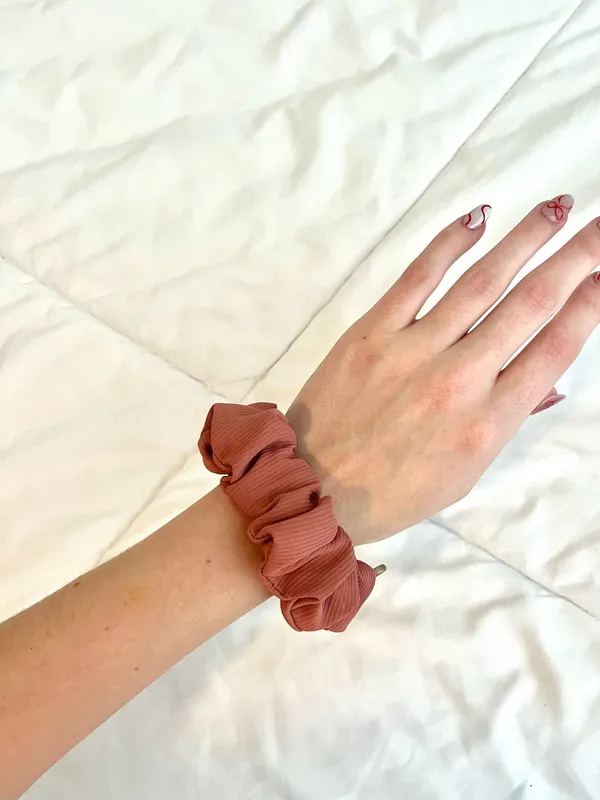 Apple Watch Scrunchie Band 44mm - Image 4