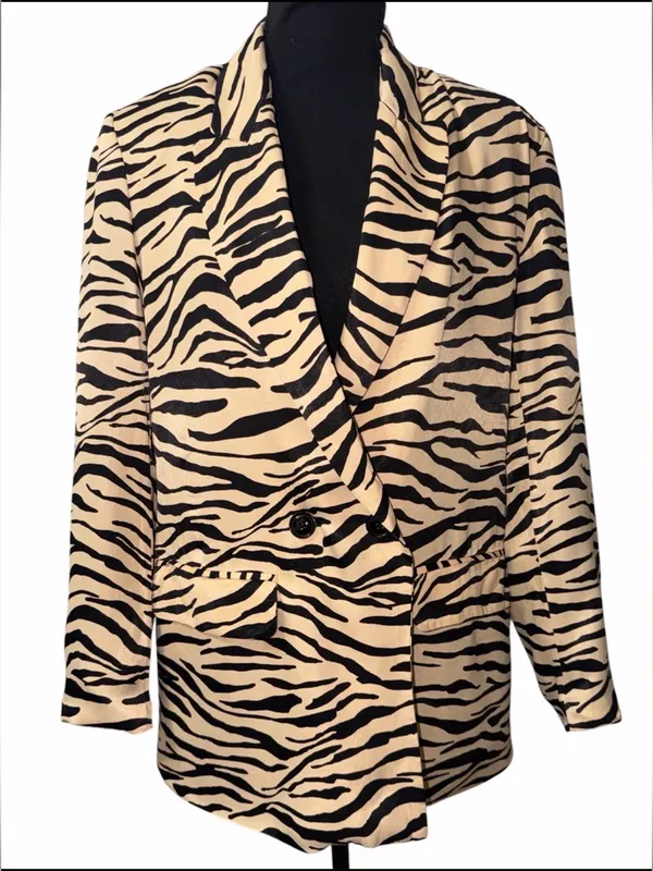 Zara Zebra Print Satiny Double breasted Blazer Size Small.EUC - Image 2