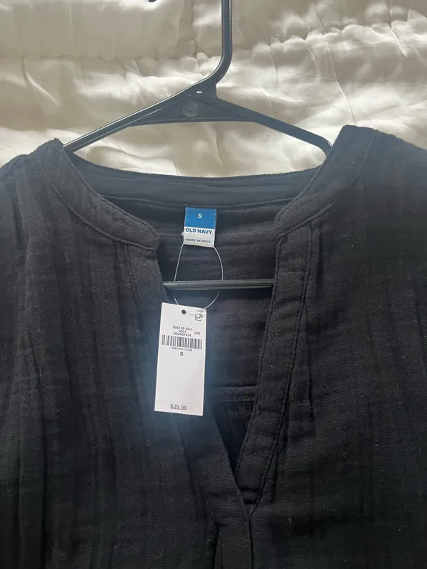 Old Navy Sleeveless Top - Image 2