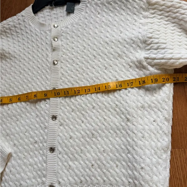Elegant White Button - Image 9
