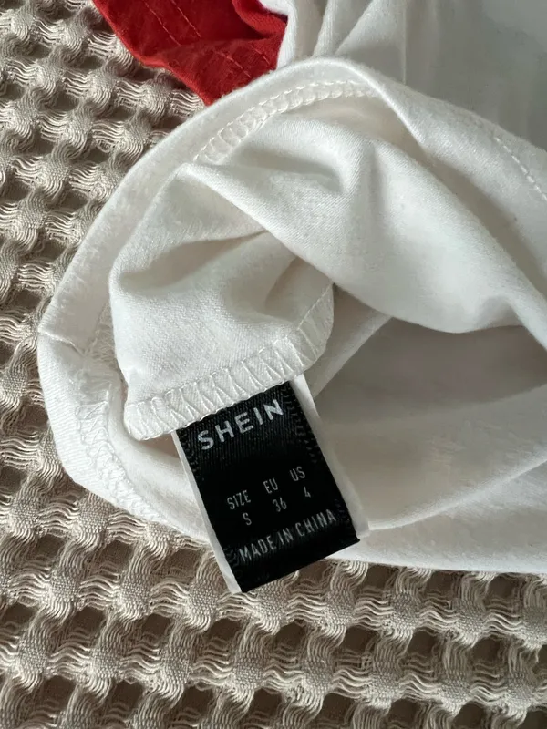 SHEIN white + red cropped baseball tee Size S #croptop #baseballtee - Image 3