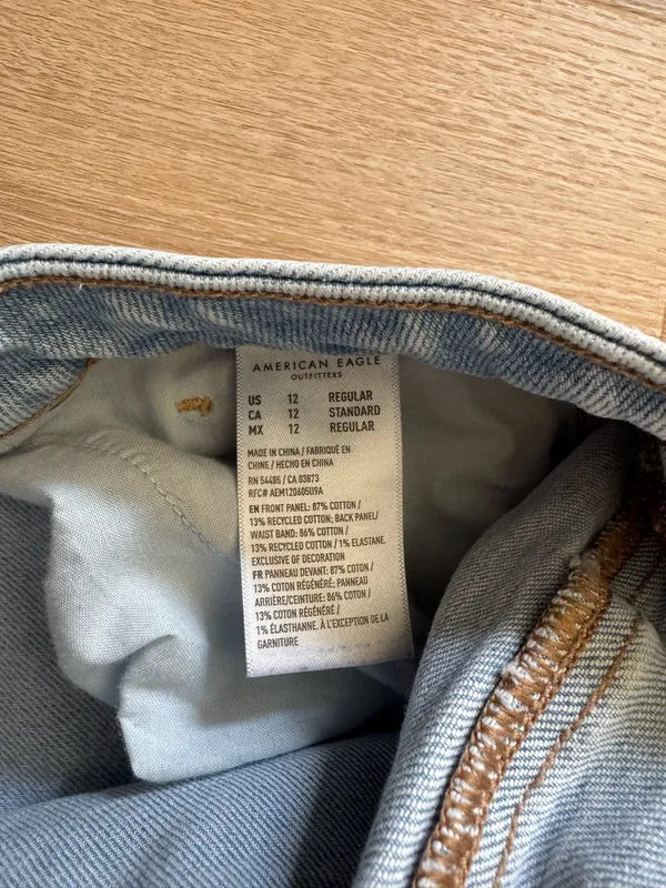 American Eagle Jeans Mom - Image 3