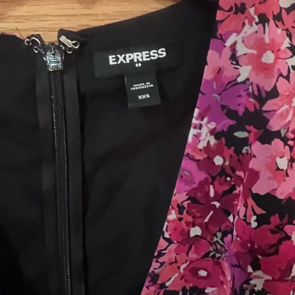 Express Pink Floral Print Long Sleeve Faux Wrap Ruffle Mini Dress‎ Size XXS - Image 3