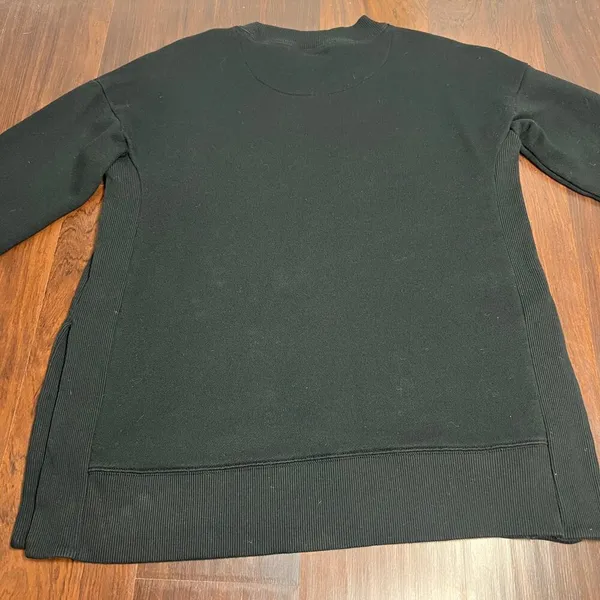 AERIE black crewneck sweatshirt size small - Image 6