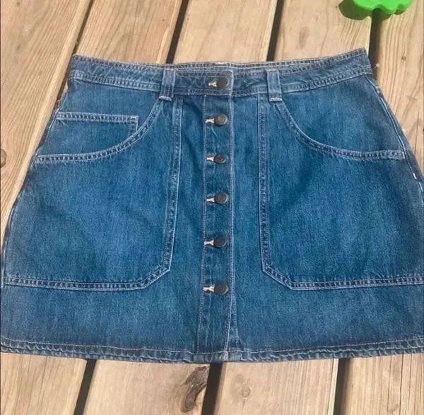 Old navy denim button closure skirt size 12 100% Cotton #1200 - Image 2