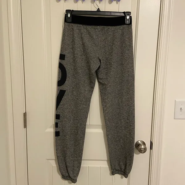 EUC Feathers women’s gray LOVE elastic band jogger‎ sweatpants medium - Image 5