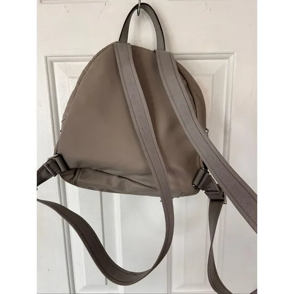 Kate Spade gray backpack small with pockets - Image 3