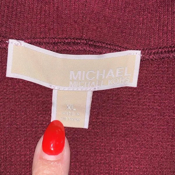 Michael Kors woman maroon turtleneck long sleeve shirt size XL - Image 3